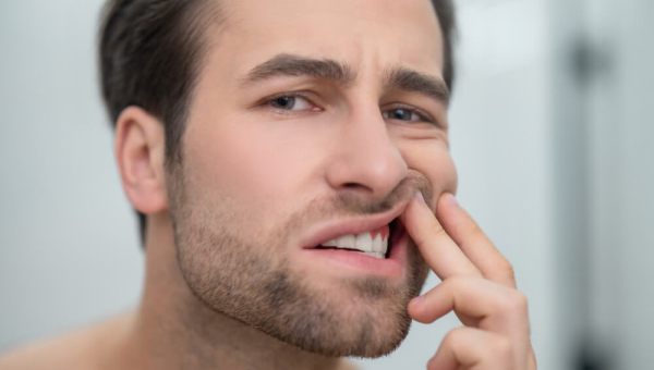 Cara Mengobati Gusi Bengkak yang Benar, Jangan Sampai Salah Langkah