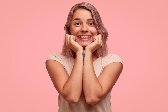 Apa Bedanya Kawat Gigi Lepasan dan Kawat Gigi Cekat? Selengkapnya